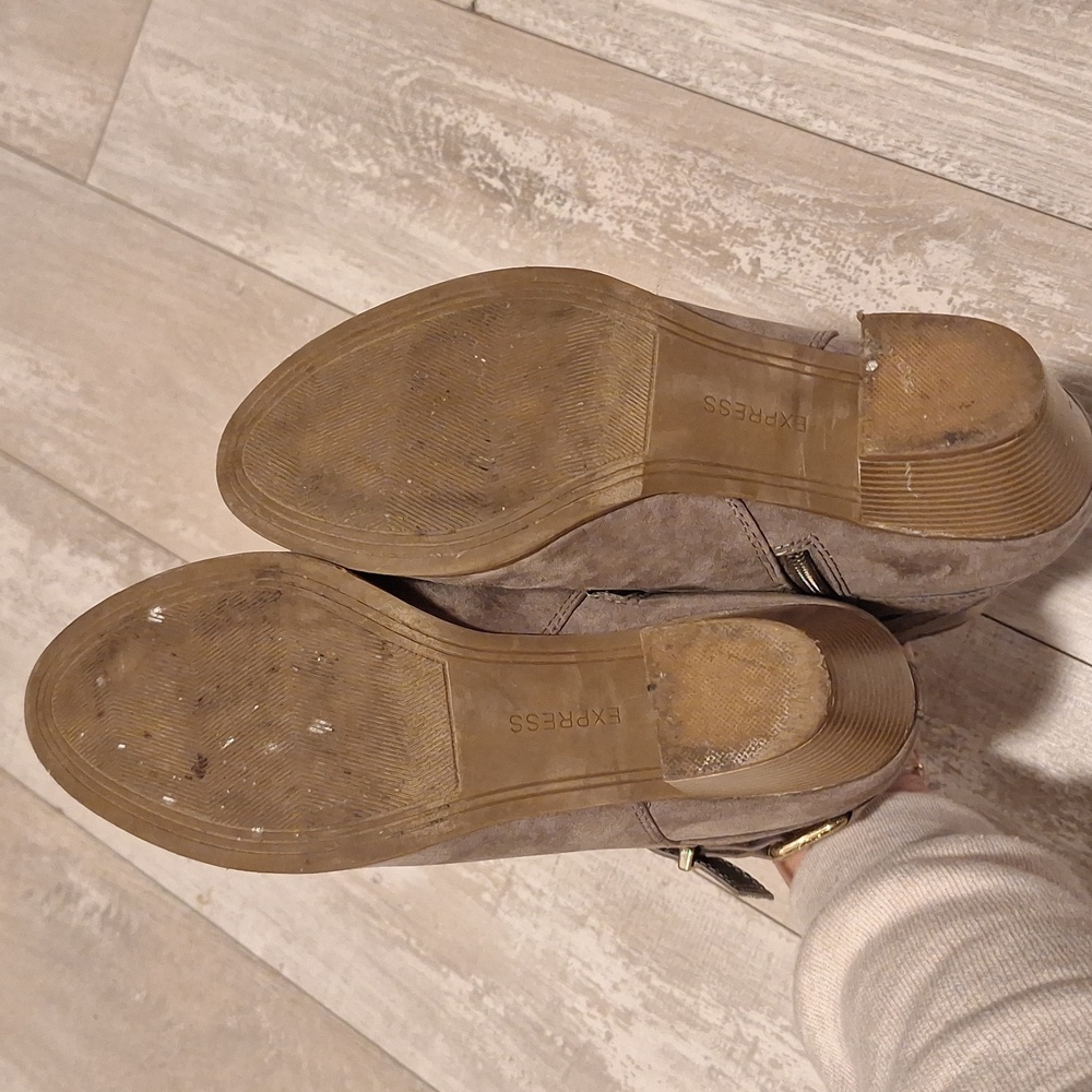 Express size 8 booties - Picture 4 of 4